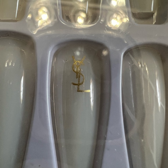 BNIB! Designer YSL press on nails, 24! - Picture 3 of 3
